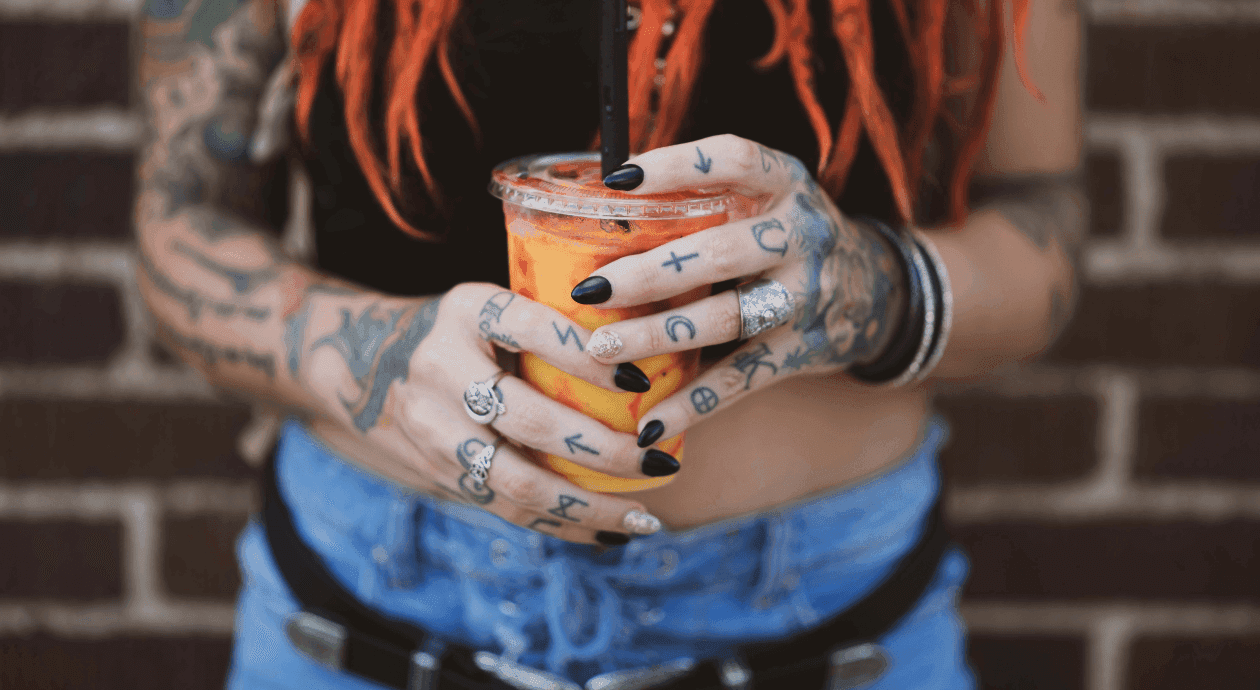 Tatuagem Feminina na Mão: Confira algumas Inspirações!