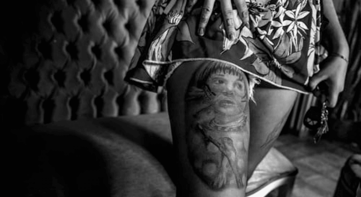 Tatuagem na Coxa: Feminina, Masculina e Inspirações